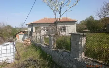 Auction image House