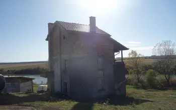 Auction image House