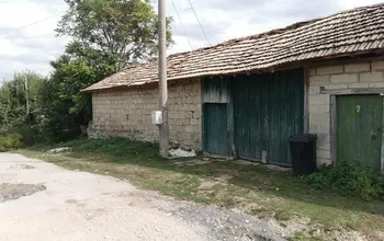 Auction image House