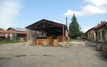 Auction image Factory, Manufacturing