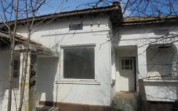 Auction image House