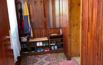 Auction image House