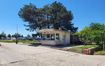 Auction image Individual premises