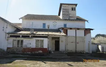 Auction image Factory, Manufacturing