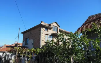 Auction image House