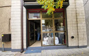 Auction image Shop