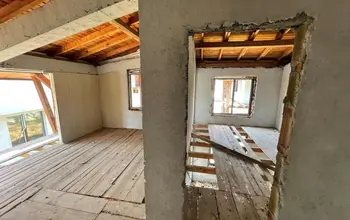 Auction image House
