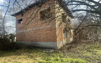 Auction image House
