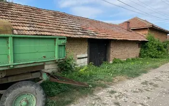 Auction image House