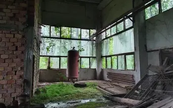 Auction image Factory, Manufacturing