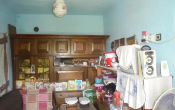 Auction image House