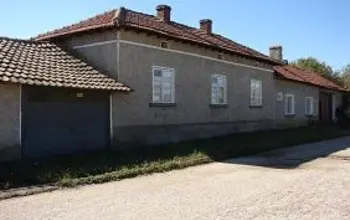 Auction image House