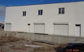 Auction image Factory, Manufacturing