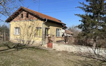 Auction image House